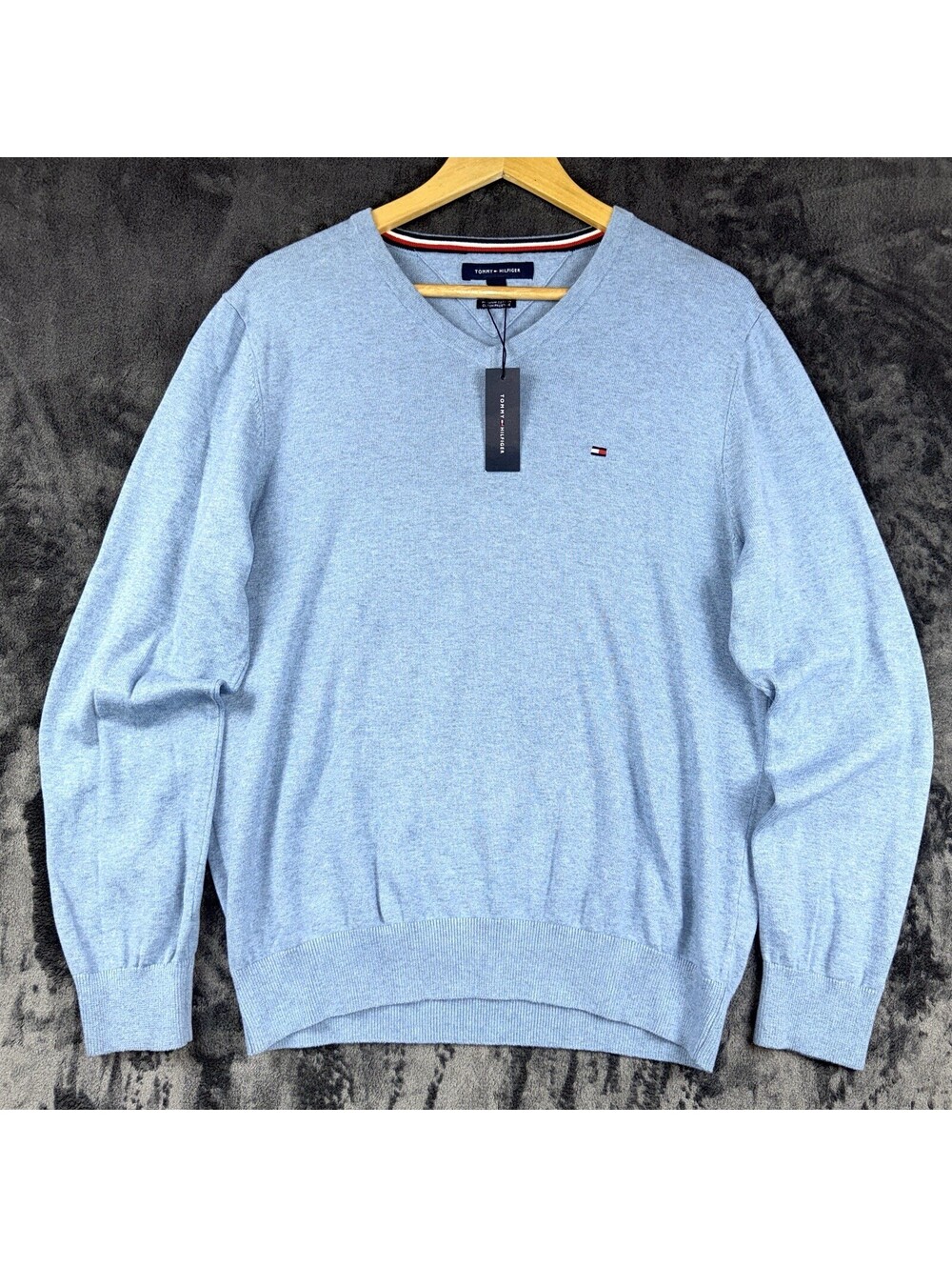 Tommy Hilfiger Men’s Medium Light Blue V-Neck Premium Cotton Knit Sweater NWT